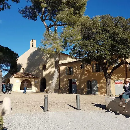 15 Cours Massena Apartment *