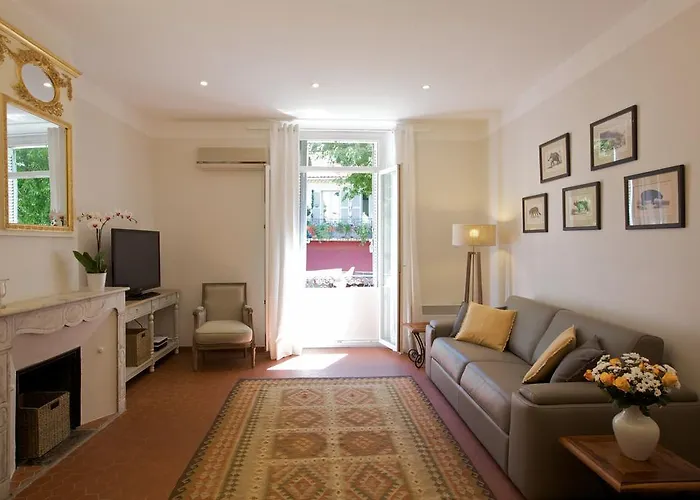 Apartament 15 Cours Massena *