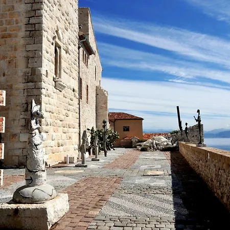 15 Cours Massena Apartment Antibes