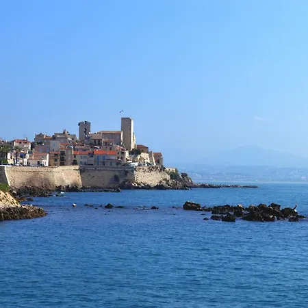 Apartment 15 Cours Massena *